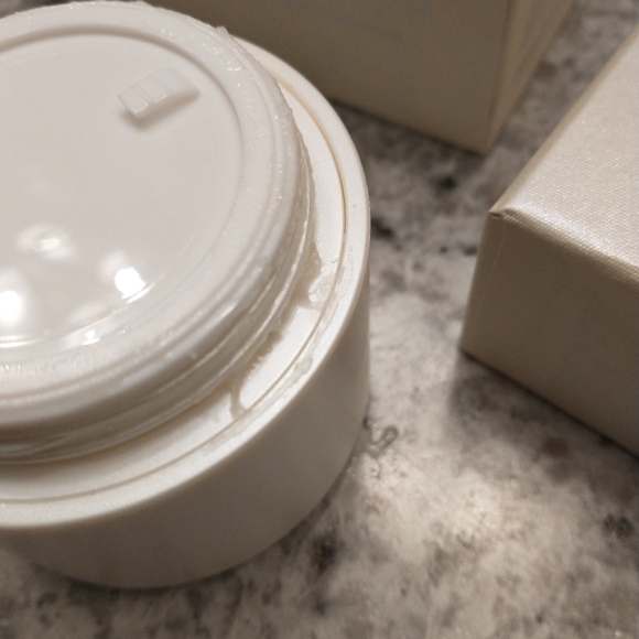 Face moisturizer - Picture 5 of 6